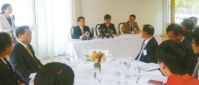 LA중앙일보>”한국 기업에서 인턴십 하고 장학금도 받으세요”